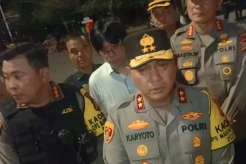 Massa Mahasiswa Bakar-bakar saat Demo di Patung Kuda, Kapolda Metro Singgung Masalah Polusi Udara