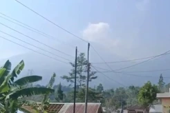 Suara Gemuruh dari Puncak Gunung Slamet, Bikin Siswa SD Ketakutan