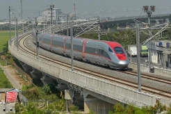 Gandeng China Lagi untuk Lanjutkan Kereta Cepat ke Surabaya, Luhut: Bunganya Jauh Lebih Murah