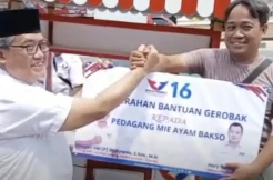 Terima Gerobak dari Perindo Jateng, Pedagang Mi Ayam: Jadi Semangat Berjualan!