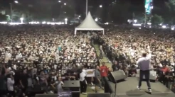 Konser Musik Relawan Ganjar di Alun-alun Kudus Berlangsung Meriah, Dipadati Ribuan Anak Muda