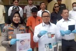 Ini Tampang Pelaku Kirim Pesan WA Undangan APK, Kuras Mobile Banking Korban Rp1,4 Miliar