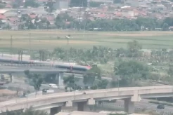 Alamak! Kereta Cepat Tertahan 15 Menit di Tengah Perjalanan, Ini Penjelasan KCIC
