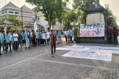 Evaluasi Kinerja Presiden Jokowi, Mahasiswa Solo Gelar Demonstrasi