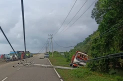 Truk Tabrak Tiang Listrik di Kolaka Utara, 10 Kecamatan Padam Total