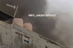Kebakaran di Permukiman Padat Kemayoran, 40 Personel Damkar Diterjunkan