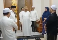TGB Silaturahmi ke Ponpes Bayt Al Hikmah Pasuruan, Disambut Hangat Kiai Idris dan Keluarga