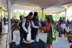 Temui Warga Sabang, Mahfud MD Disambut dengan Prosesi Peusijuek