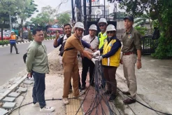 Kabel Fiber Optik Liar Mulai Diputus, Tangsel Berlakukan Jalur Tanam dan Tiang Bersama
