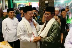 Lantunan Ayat Suci Al-Quran dan Selawat Nabi Sambut Kedatangan Mahfud MD di Ponpes Nur Antika Tangerang