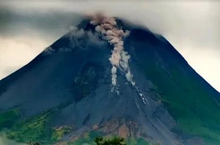 Gunung Merapi Muntahkan Wedus Gembel, Hujan Abu Terjang Boyolali dan Magelang