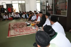 Temui Ulama di Balikpapan, Ganjar Komitmen Tingkatkan Kesejahteraan Guru Ngaji dan Pesantren
