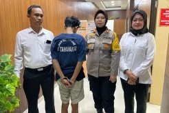 Pria Pembanting Balita...
