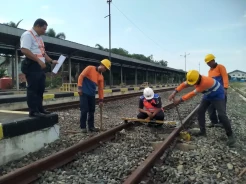 Jelang Libur Nataru, PT KAI Daop 3 Cirebon Pantau 7 Titik Rawan di Indramayu