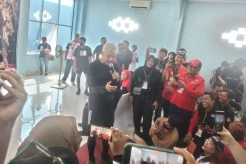 Ganjar Cerita ke Relawan Baliho Kampanyenya dari Sumatera Sampai Bali Dicopot