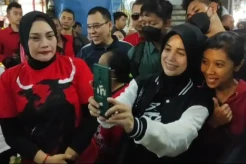 Blusukan di Pasar Madiun Jatim, Atikoh Ganjar Sapa Hangat Masyarakat dan Borong Dagangan