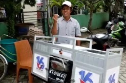 Pedagang Bubur Keliling di Balikpapan Semringah Terima Bantuan Gerobak Perindo