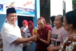 Caleg Perindo Abdul Khaliq Gelar Bazar Murah di Kampung Cilebak Rancamanyar