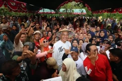 Ganjar Pranowo Kenalkan 2 Program Pendidikan yang Bikin Petani di Rembang Semringah