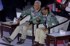 Ganjar Pranowo Bakal Gelar Give Away Jaket Bomber dan Sepatu Keren, Serbu!
