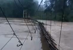 Diterjang Air Sungai yang Deras, 2 Jembatan Gantung di Muratara Putus
