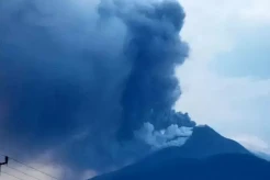Gunung Lewotobi Muntahkan 8 Kali Guguran Lava, Jarak Luncur 2 Kilometer