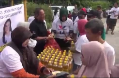 Bazar Minyak Goreng Murah Caleg Perindo Moh Badaruddin Diserbu Warga