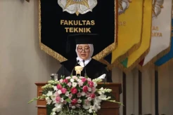 Leni Sophia Dikukuhkan sebagai Guru Besar Wanita Pertama Bidang Geodesi Fisis di Indonesia