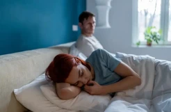 Insomnia Bikin Wanita Kehilangan Gairah Seks, Bagaimana dengan Pria?