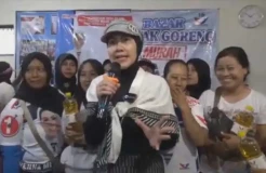 Gelar Bazar Minyak Goreng Murah, Venna Melinda Dikerubuti Emak-emak
