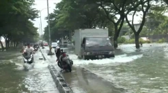 Jalur Pantura Demak-Kudus Masih Ditutup Akibat Banjir, Warga Keluhkan Kurangnya Bantuan Medis
