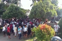 Kecurangan Pemilu 2024, Ratusan Kader Perindo Geruduk Kantor Camat Larantuka