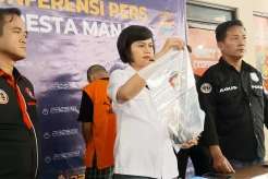 Tega! Paman Cabuli Keponakan...