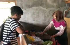 Viral! Penjual Rujak...