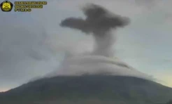 Gunung Ile Lewotolok Erupsi Lagi, Lontarkan Abu Setinggi 600 Meter Disertai 19 Letusan