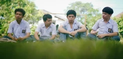 CERMIN: Keluar Main...