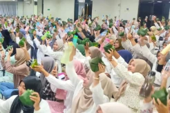 Ramah Lingkungan, 3.000 Mahasiswa UMP Buka Puasa dengan Takjil Dibungkus Daun Pisang