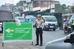 Tol Bocimi Longsor, Polres Sukabumi Alihkan Pemudik ke Jalur Alternatif