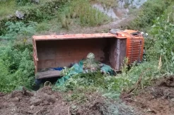 Truk Bermuatan Semen di Manggarai Timur Terperosok ke Sawah, Sopir Tewas