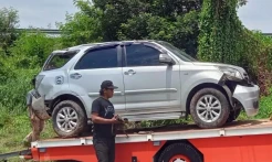Minibus Pemudik Terguling...