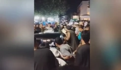 Wisatawan Asal Majalaya Bandung Diamuk Massa di Pangandaran, Mobilnya Dihancurkan Warga