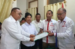 Pilkada Sikka 2024, Suitbertus Amandus dan Rebertus Ray Daftar ke Perindo