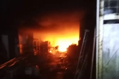 Korsleting Listrik, Ruko 3 Lantai di Ciputat Terbakar