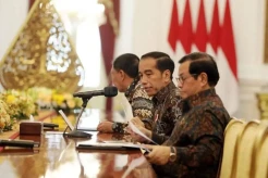 Jokowi Panggil Kapolri,...