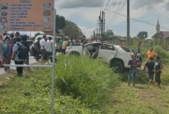 Fortuner Seruduk Bus, Motor, dan Minibus di Tapanuli Utara, 3 Orang Luka Berat
