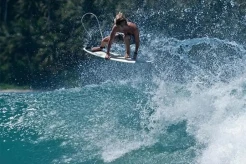 Pesona Pantai Sorake Nias yang Jadi Lokasi World Surf League 2024, Surga Peselancar