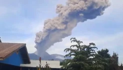 Gunung Lewotobi Laki-Laki Erupsi, Semburkan Abu Setinggi 1 Km