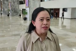 Puan Minta Identitas...