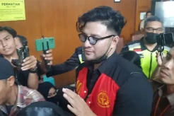 Ammar Zoni Dituntut...