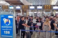 Imbas Gangguan Sistem IT, Penumpang Pesawat Menumpuk di Bandara Soetta